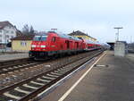 Aulendorf im Januar 2020 mit 245 035 vor einem RE in Richtung Friedrichshafen